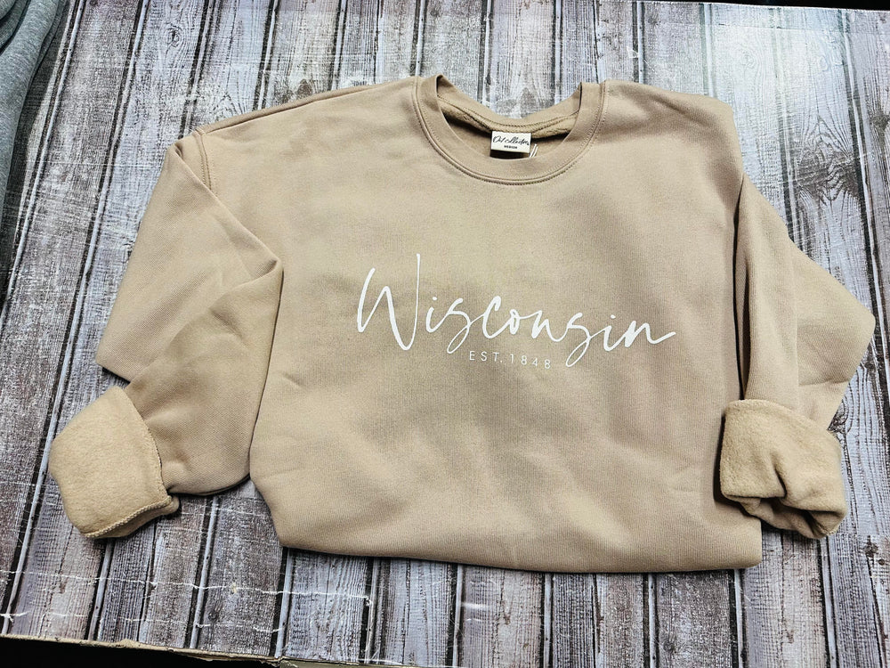 WISCONSIN Graphic Sweatshirt: TAN